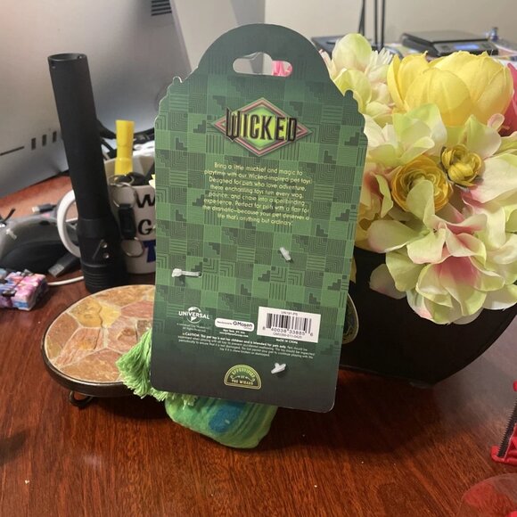 GMason Wicked Green Elixir Bottle Plush and Rope Dog Toy - NWT - Picture 2 of 2